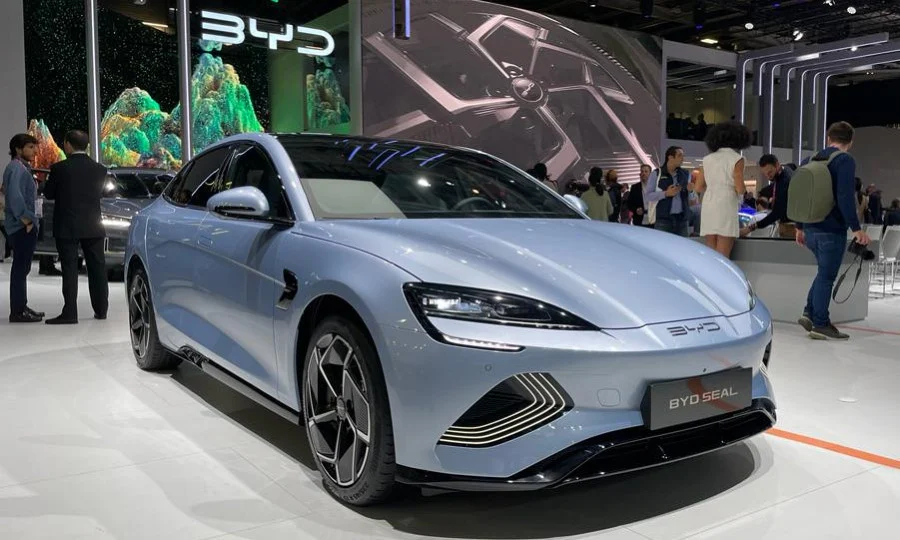 Vânzările producătorului chinez de vehicule electrice BYD au crescut cu 62% în 2023