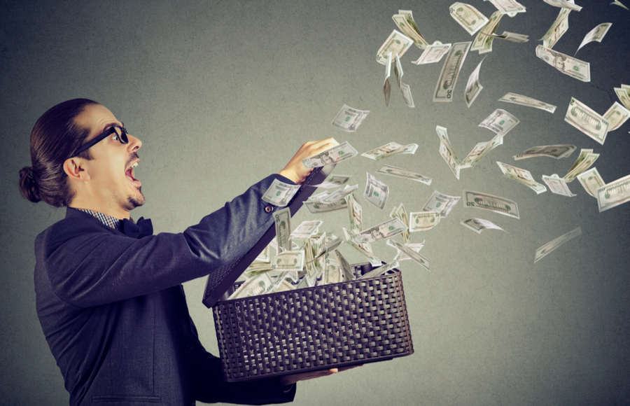 Eu comand, tu plătești